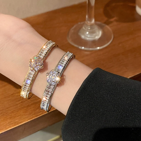 Offener Armreif Zirkonia Geometrische Blume Mehrlagig Französischer Stil Eleganter Manschettenarmband Für Damen Versilbert Vergoldet