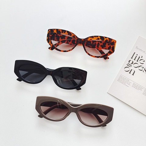 Occhiali Da Sole Retro Cat Eye Protezione UV400 Lente PC Montatura In Resina Moda Vintage Occhiali Da Esterno Per Donna Uomo