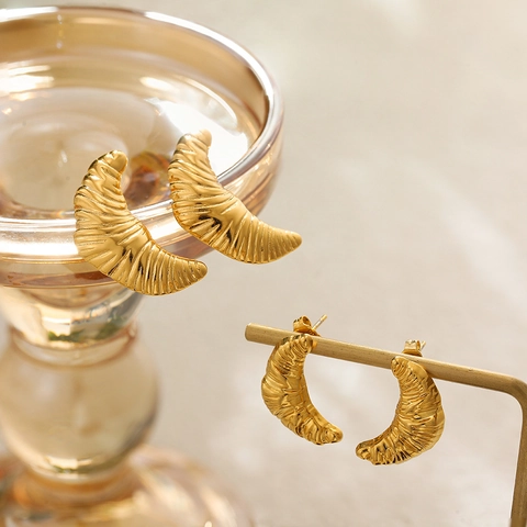 Französischer Stil Edelstahl Croissant Ohrstecker Für Damen Gerippte Textur Chunky Vergoldet Minimalistisch Hoop Schmuck Geschenk