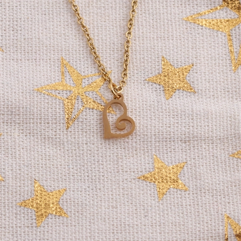 Stainless Steel Heart Pendant Necklace For Women Mini Swirl Pattern Heart Shaped Clavicle Chain Fashion Jewelry