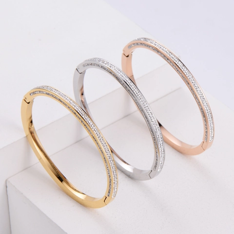 Bracciale Di Lusso Con Pavé Di Strass A Più File Acciaio Inossidabile 304 Ovale Con Chiusura Per Matrimonio Fidanzamento Donna