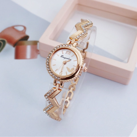 Montre Quartz Femme Luxe Mode Bracelet Alliage Avec Strass Papillon Trèfle Design Élégant Bijou Horloge