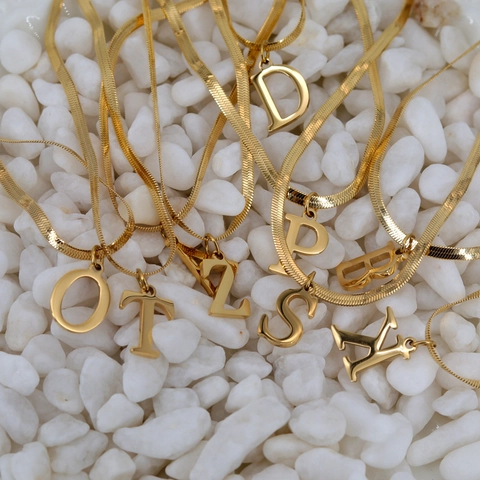 Titaniumstaal 26 Engels Alfabet Letter Hanger Halsketting Voor Vrouwen 18K Verguld Platte Slangenbot Graatketting Sieraden