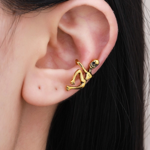 Creative Copper Climbing Humanoid Ear Cuffs Niche Design Skeleton Ear Bone Clips For Men Women Minimalist Non Pierced Jewelry