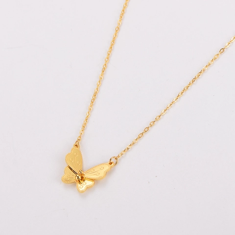 Elegante Schmetterling Anhänger Halskette Edelstahl Vergoldet Minimalistischer Modeschmuck Für Frauen