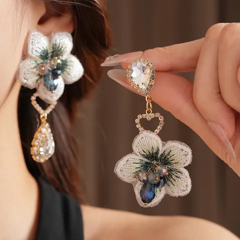 Pendientes Colgantes Flor Bordado Asimétrico Con Silver Earring Post Gota De Agua Cristal Joyería Retro Palacio