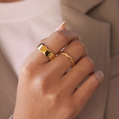 Bagues Minimalistes en Acier Inoxydable Plaquées Or 18K pour Femmes Motif de Vague Irrégulière Lave Bagues de Doigt Ajustables Ouvertes Bijoux de Mode