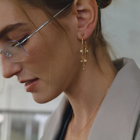 Orecchini a Nappa Lunga in Acciaio Inossidabile Placcato Oro 18K con Zirconia Bianca Moda Europea Orecchini Pendenti Geometrici per Gioielli Donna