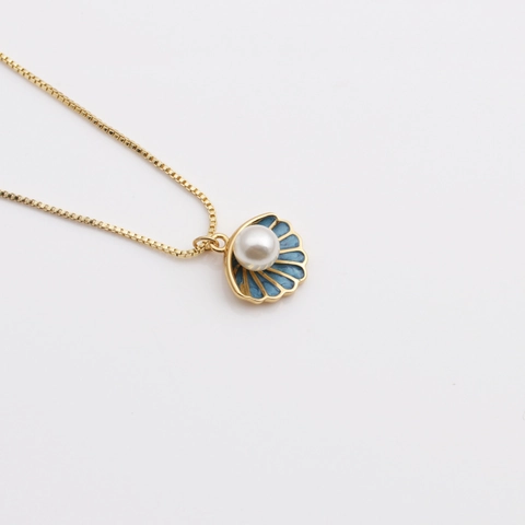 Collana Con Pendente A Conchiglia Rame Placcato Oro Vero Smalto Blu Finta Perla Artificial Catena A Scatola Gioielli Bohémien Semplici Per Donne
