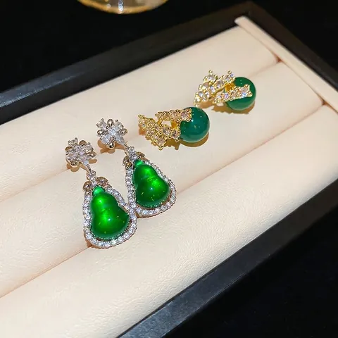 Orecchini A Pendente Hulu In Agata Artificiale Verde Smeraldo Con Zirconia E Perno Per Orecchino In Argento Sterling 925