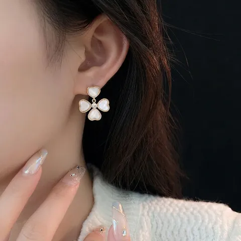 Pendientes Corazón Flor Trébol Aleación Chapada Oro Concha Blanca Zirconia Poste Plata Joyería Elegante