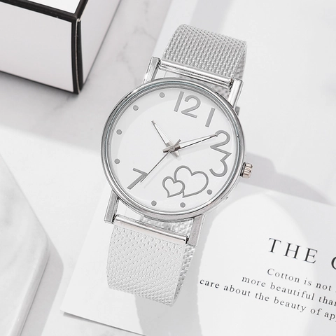 Orologio Da Donna Al Quarzo Alla Moda Con Quadrante Con Motivo A Cuore E Cinturino In Maglia Metallica