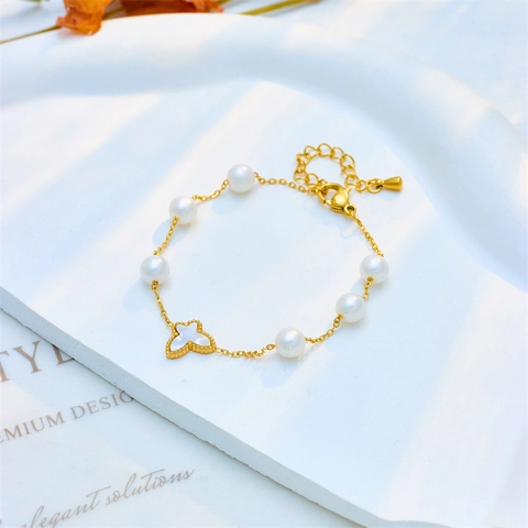 Elegante Roestvrij Stalen Vergulde Vlinder Schelp Armband Witte Kunstparels Klavertje Vier Sieraden Voor Dames