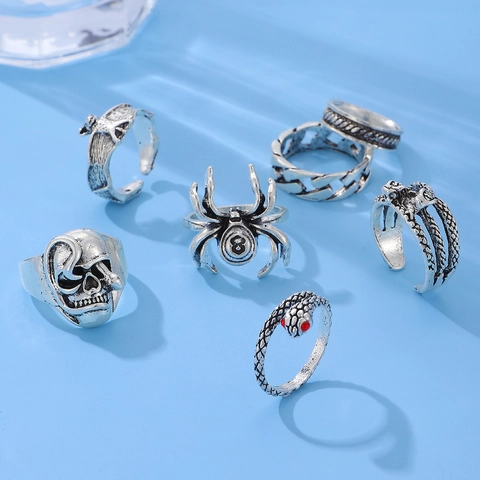Punk Gothic Alloy Rings Vintage Silver Color Skull Spider Snake Bat Poker Black Eight Hip Hop Retro Jewelry Accessory Unisex