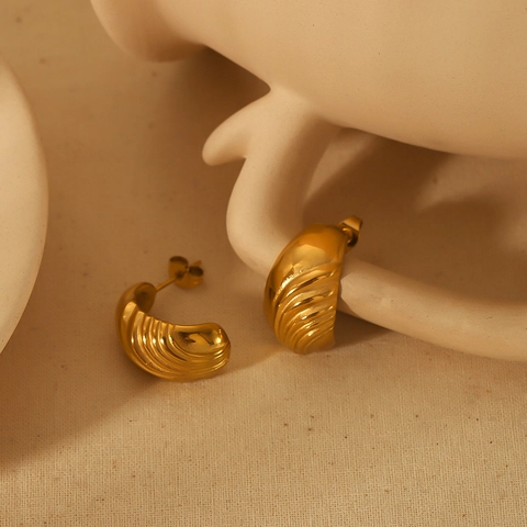 Ribbed Hoop Earrings 18K Gold Plated Stainless Steel Wave Texture Croissant French Vintage Geometric Studs For Women