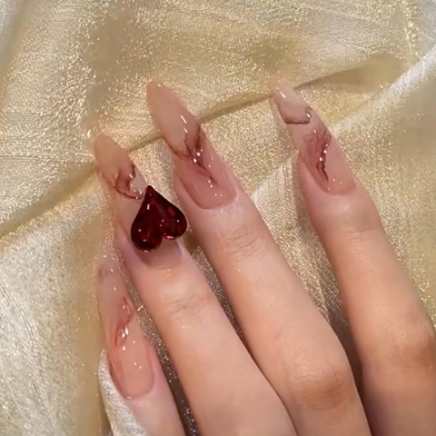Unghie Finte Long Stiletto Press On Nude Rosa Marmo Design Fumoso Con Cuore Rosso 3D Strass Di Lusso