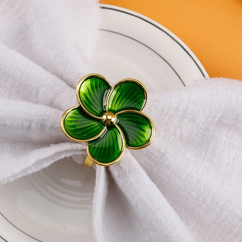 Enamel Flower Napkin Rings Alloy Floral Napkin Buckles Gold Trim For Wedding Banquet Hotel Party Table Decor Elegant