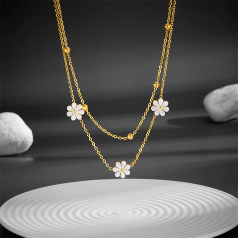 Layered Daisy Flower Pendant Necklace Titanium Stainless Steel White Shell Gold Tone Elegant Clavicle Chain Jewelry For Women