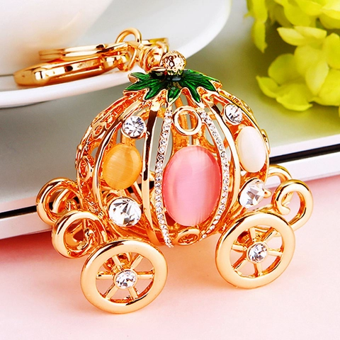 Cinderella Pumpkin Carriage Keychain Rhinestone Metal Vintage Luxurious Bag Charm Women Girls Keyring Pendant Gift