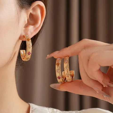 Boucles D'oreilles Créoles En Forme De C Alliage Texturé Zircon Motif Fleuri Avec Tige En Argent Bijoux De Mode Pour Femmes