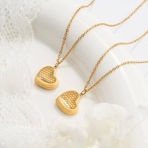 Collar Con Colgante De Corazón De Acero Inoxidable Chapado En Oro Diseño De Panal Grabado Forever Joyas Para Mujer