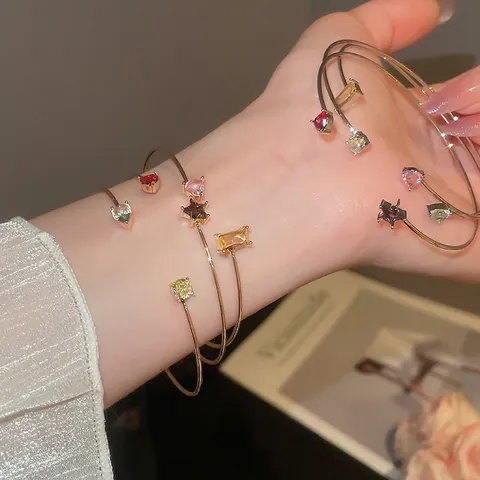 Eleganter Offener Armreif Verstellbar Kupfer Bunte Zirkonia Stern Herz Wassertropfen Schmuck Für Damen