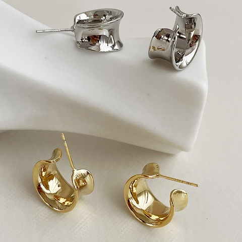 Unregelmäßige Wellenförmige Breite C-Förmige Creolen Für Damen Minimalistischer Kupferschmuck Mit 925 Sterling Silber Ohrstecker