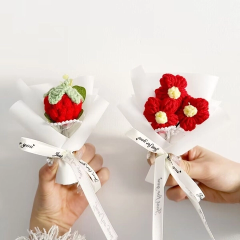 Mini Crochet Flower Bouquet Hand Knitted Artificial Sunflower Strawberry Persimmon Desktop Decor Souvenir Gift Handmade