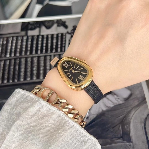 Women Retro Snake Head Shape Quartz Watch With Alloy Case And Leather Strap Roman Numerals Fashion Lady Wristwatch For Daily Wear