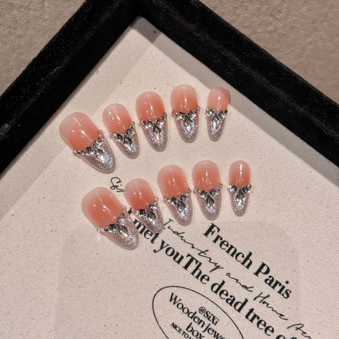 Handgemaakte Franse Blush Ombre Kunstnagels Met Vlinder Strass Zilveren Glitter Roze Gradiënt Kunstnagels
