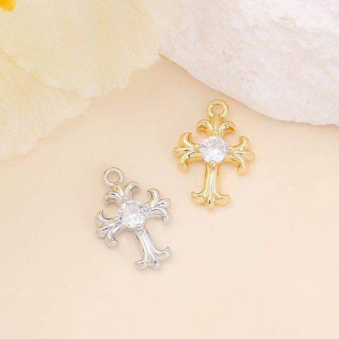 Ciondolo Croce Ornata Charme Zircone Rame Metallo Per DIY Creazione Di Gioielli Collana Bracciale Orecchino Stile Vintage