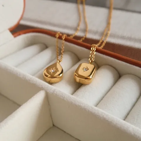 Collar Con Colgante Grabado De Estrella Bañado En Oro De 18 Quilates Acero De Titanio Geométrico Cuadrado Gota De Agua