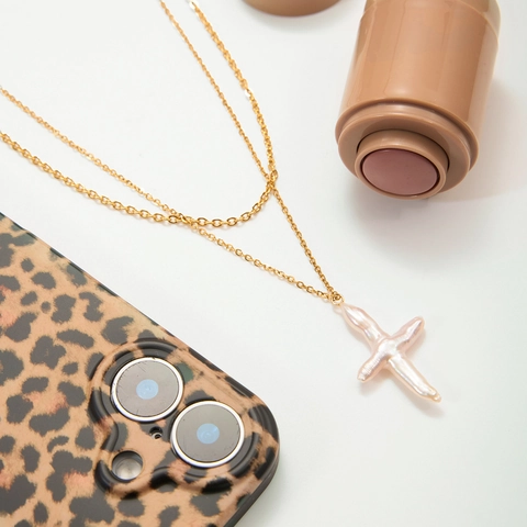 Collana a Doppio Strato in Acciaio Inossidabile Placcato Oro Per Donna Pendente a Croce in Perla Artificial Barocca Gioielli
