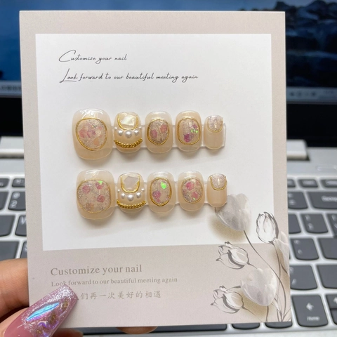 Handmade Press On Nails With Artificial Pearls Dried Flowers Gold Chains Glitter Baroque Sweet Elegant Removable For Women