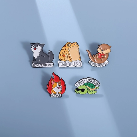 Simpatiche Spille Smaltate in Lega di Zinco con Animali dei Cartoni Animati Tartaruga Rospo Lupo Corgi Lontra Divertenti Gioielli da Revers