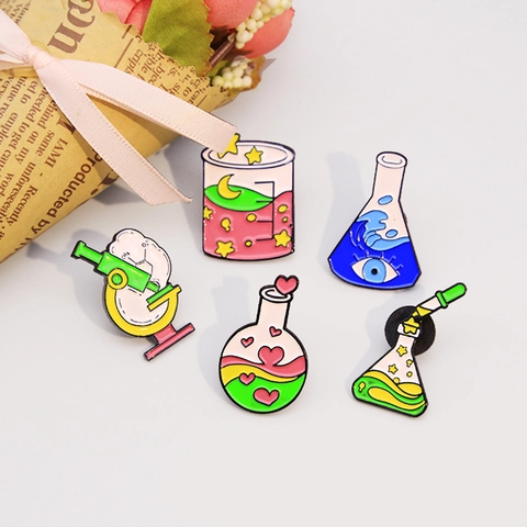 Science Lab Enamel Pins Alloy Cartoon Microscope Beaker Flask Educational Jewelry Badge For Backpacks Hats Decor