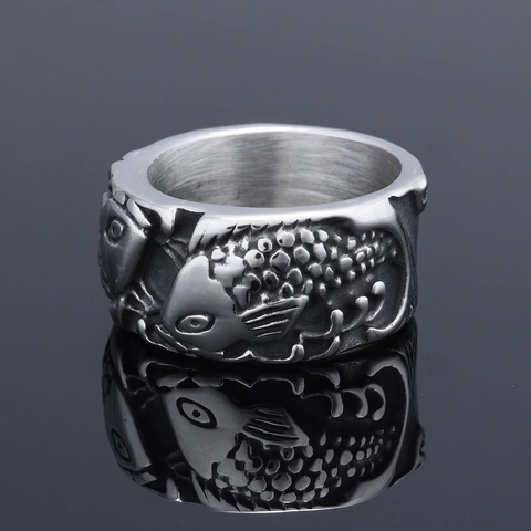 Bague Relief Poisson Koi Vintage Acier Inoxydable 316L 3D Sculpté Large Bande Style Rétro Bijoux Pour Hommes Femmes Argent