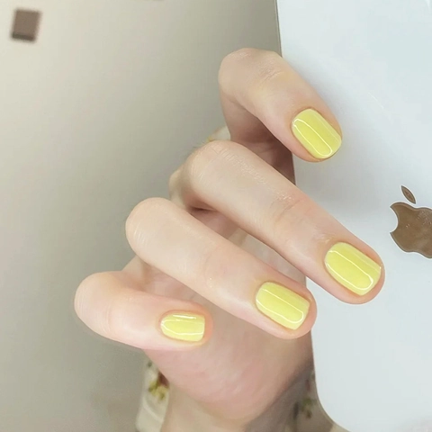 Kurze Press On Nails Glänzend Gelbe Falsche Nägel ABS Harz Full Cover Maniküre Zubehör Für Frauen