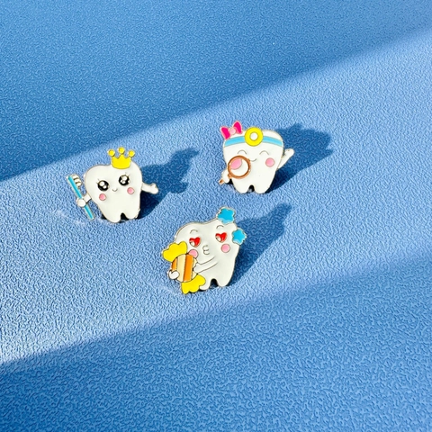 Lindo Pin De Esmalte De Dientes De Dibujos Animados Broche De Aleación Dentista Cepillo De Dientes Insignia Para Mochila Chaqueta