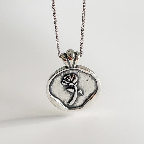 Collana In Argento Sterling 925 Vintage Rosa Fiore Rilievo Tondo Ciondolo Moneta Stile Sigillo Di Cera Gioielli Retro