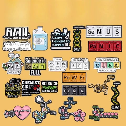 Wetenschap Emaille Speld Pin Periodiek Systeem Chemie Wiskunde DNA RNA Legering Badge Student Leraar Cadeau Grappige Geek Sieraden