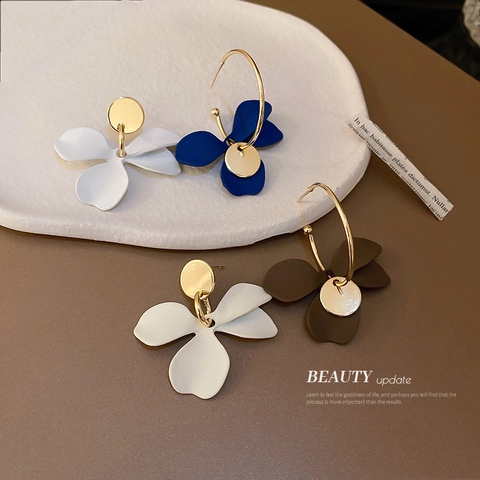 Asymmetrische Blumenohrringe Mit 925er Sterling Silber Ohrstecker Matt Lackierte Legierung Floral Schmuck Für Damen
