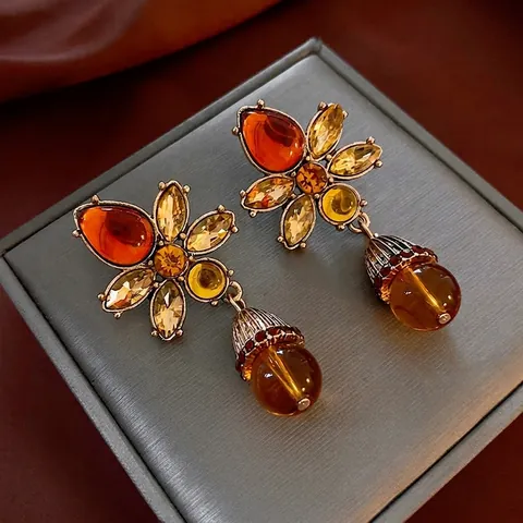 Vintage Floral Dangle Earrings Alloy Rhinestone Resin Amber Color With Silver Earring Post French Style Women