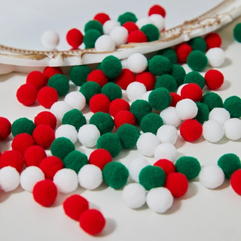 Christmas Pom Poms DIY Soft Plush Balls Red White Green For Festival Holiday Party Craft Home Decoration