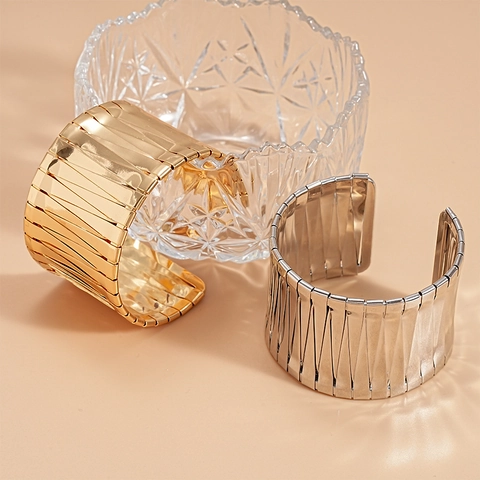 Breites Metall Manschetten Armband Unregelmäßig Geometrisch Rippentextur Offener Reif Minimalistischer Chic Schmuck Damen