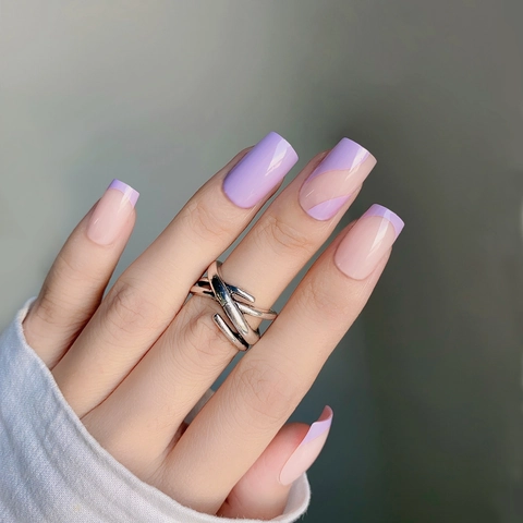 Press On Nails Mittel Lang Quadratisch Lila Französische Linien Wellenmuster Glänzend Kunststoff Einfach Elegant Künstliche Nägel