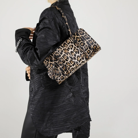 Leopard Print Shoulder Bag PU Leather Retro Baguette Handbag With Heart Shaped Charm Rivet Decor For Women