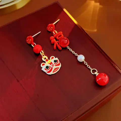 Pendientes Asimétricos Con Poste De Plata Cabeza De León Carácter De Fortuna Corazón Perla Artificial De Imitación Estilo Chino