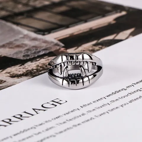 Crocodile Teeth Jaw Ring 316L Stainless Steel Gothic Punk Rock Jewelry For Men Women Novelty Monster Mouth Fang Rings