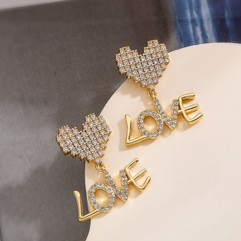 Fashion Copper Rhinestone Heart LOVE Letter Star Shield Stud Earrings For Women Exquisite Gold Plated Jewelry For Daily Party